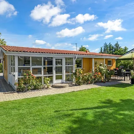 Holiday home Gorgeous In With Kitchen *