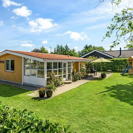 Holiday home Gorgeous In With Kitchen