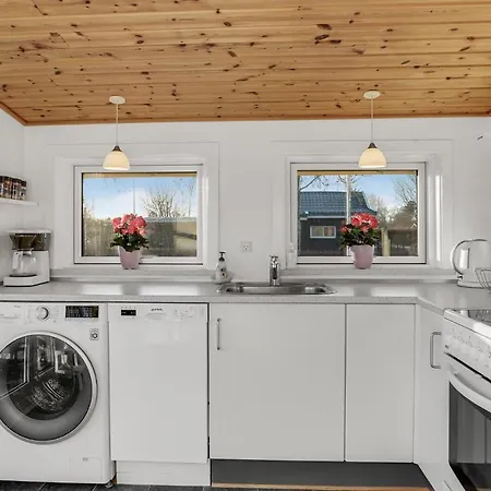 Gorgeous In With Kitchen Holiday home