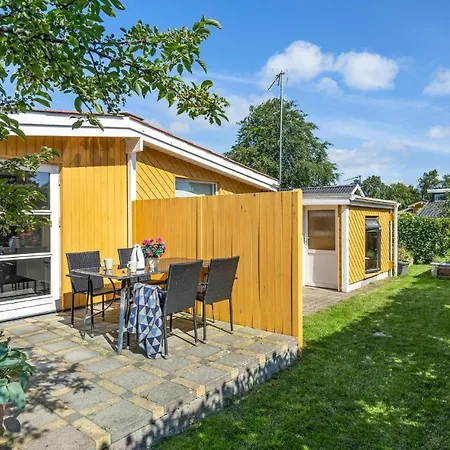 Gorgeous In With Kitchen Holiday home *